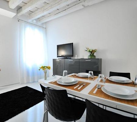 Venetian Apartments Bagian luar foto